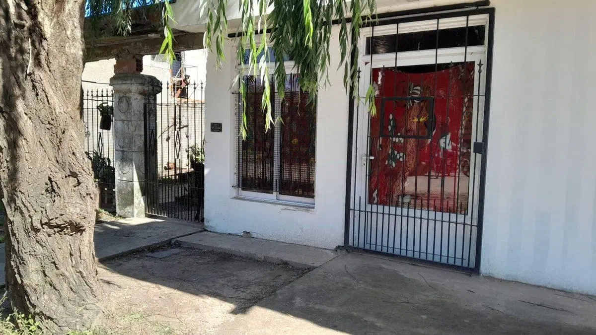 SE VENDE CASA A REFACCIONAR 3