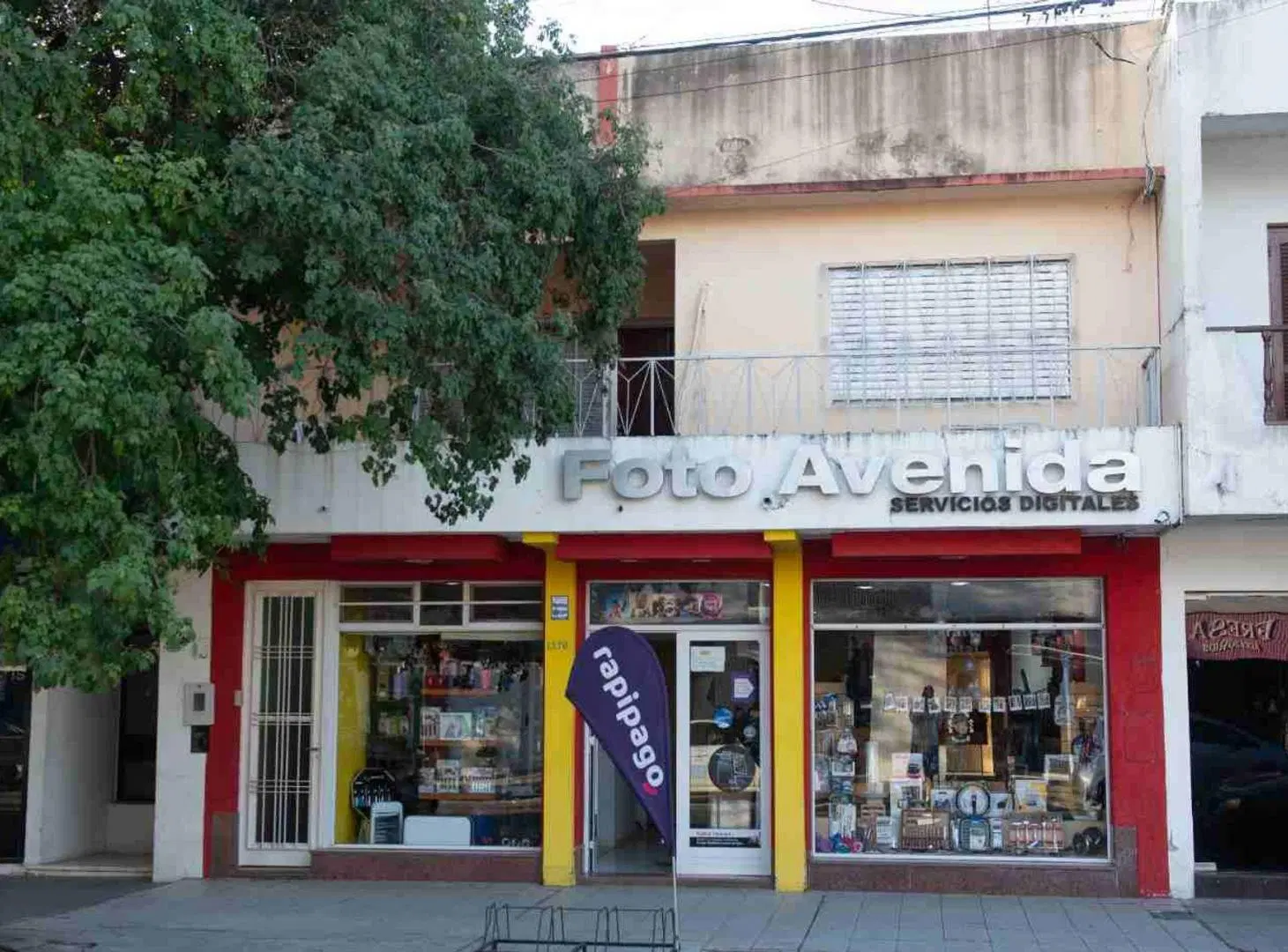 Casa con Local en Venta sobre Patricio Diez 3