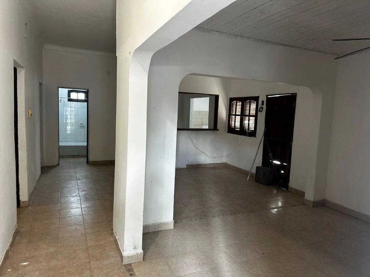 Casa a refaccionar en Venta en Reconquista 5