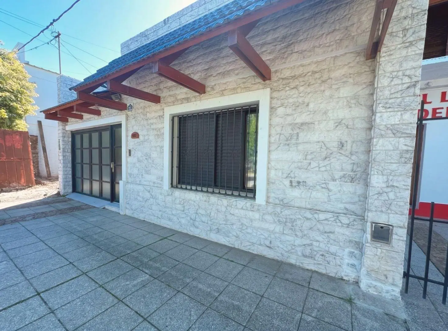 Casa centrica  en venta ubicada en Moreno 872. 4