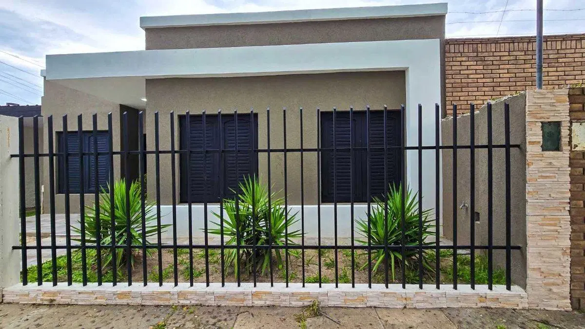 CASA EN VENTA EN RECONQUISTA ( 4BV) 2