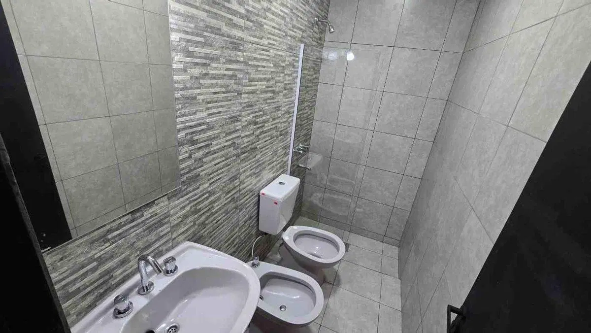 CASA EN VENTA EN RECONQUISTA ( 4BV) 5