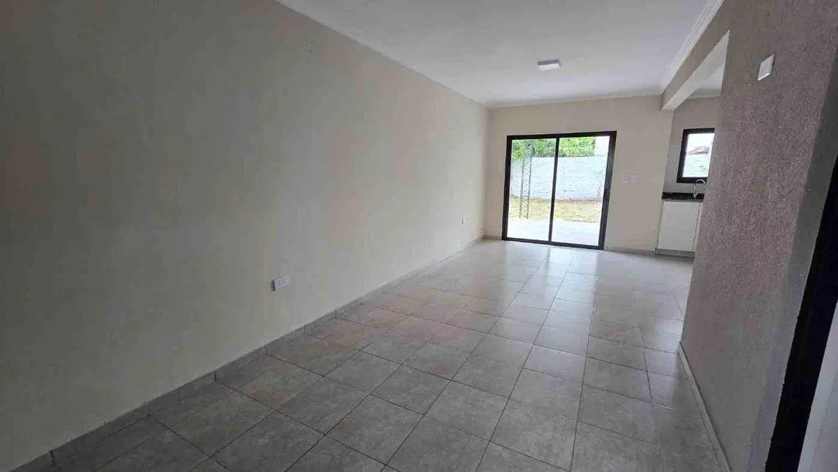 CASA EN VENTA EN RECONQUISTA ( 4BV) 3