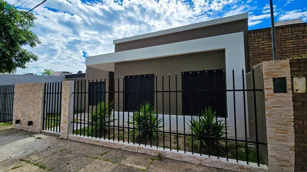 CASA EN VENTA EN RECONQUISTA ( 4BV) 4