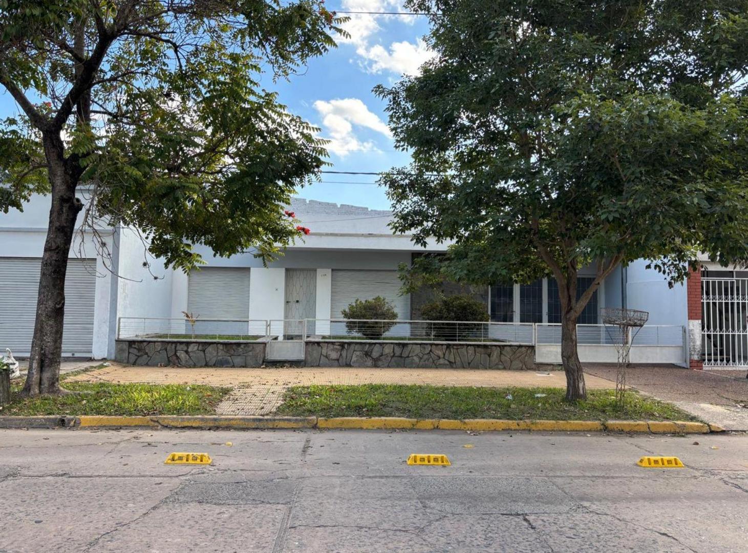 Se VENDE casa dentro de los boulevares