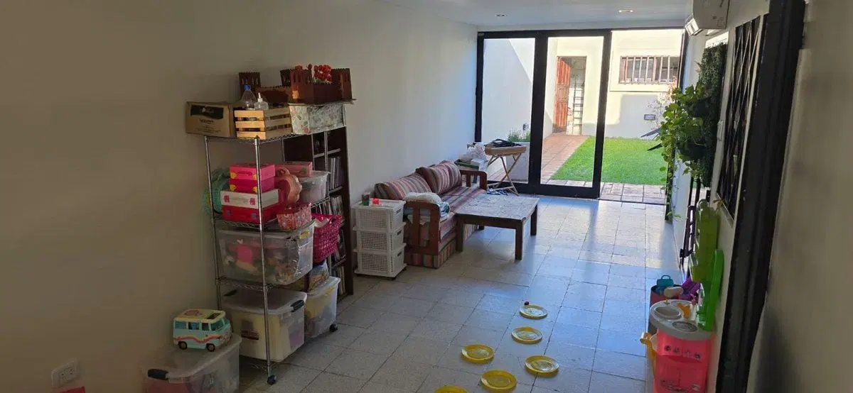 SE VENDE CASA DENTRO DE LOS 4 BVS, RECONQUISTA 2
