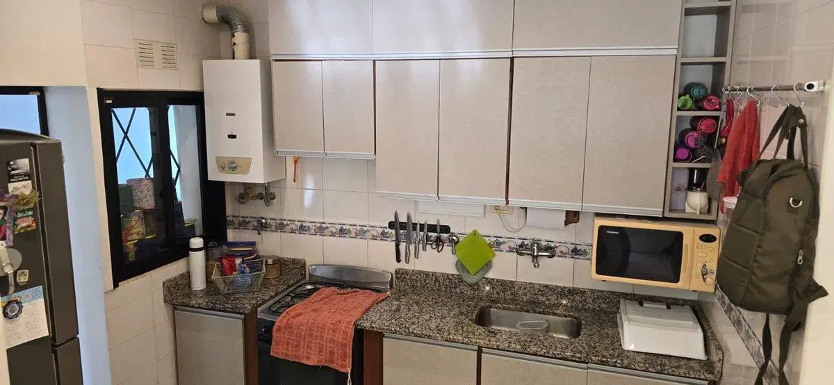 SE VENDE CASA DENTRO DE LOS 4 BVS, RECONQUISTA 3