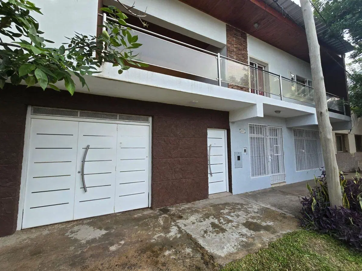 Se vende casa en planta alta con dos locales 2