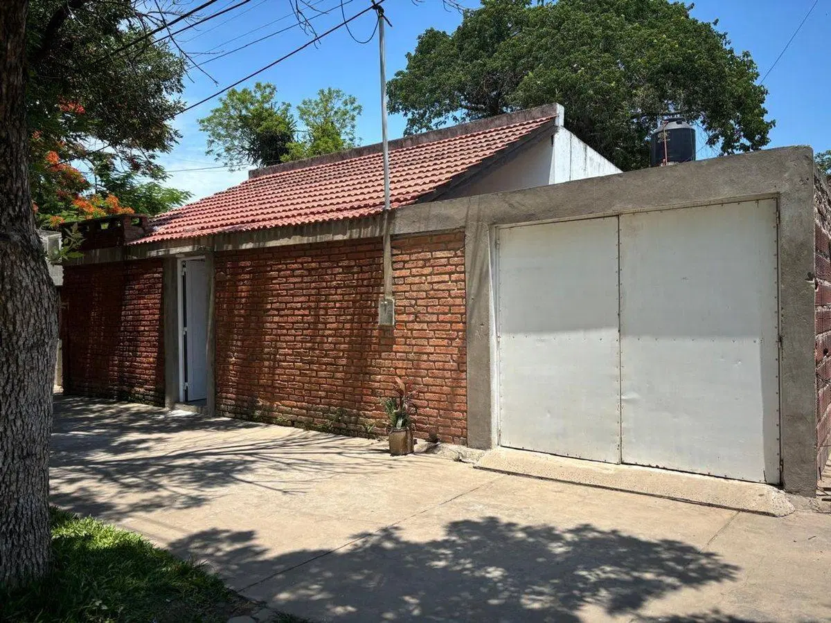 Se VENDE casa en Reconquista 2