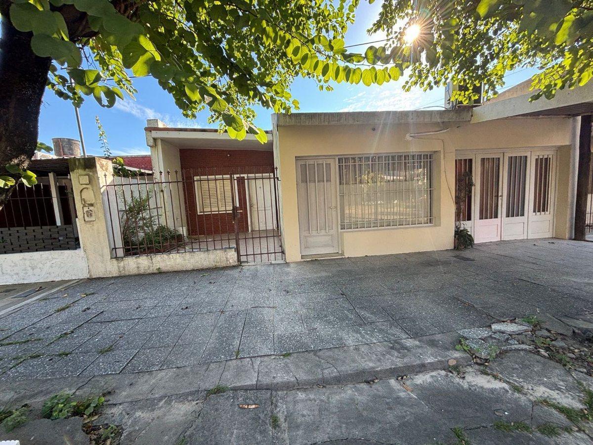 Casa en Barrio Moreno en venta