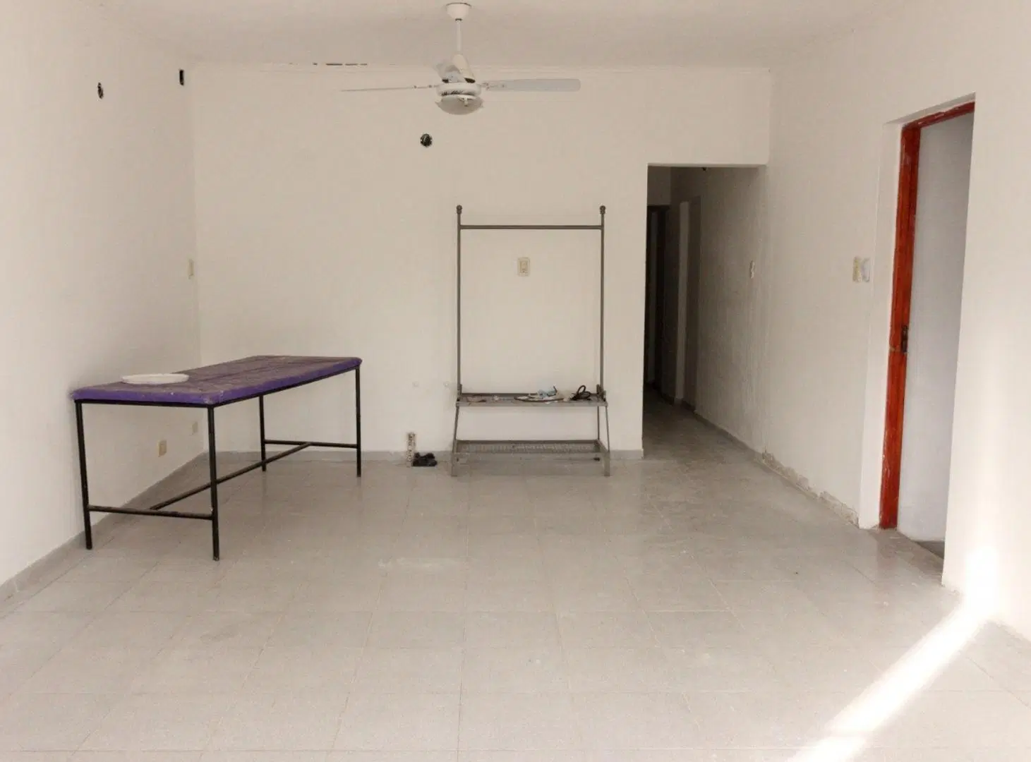 SE VENDE CASA(2 DEPTOS) EN RECONQUISTA 4