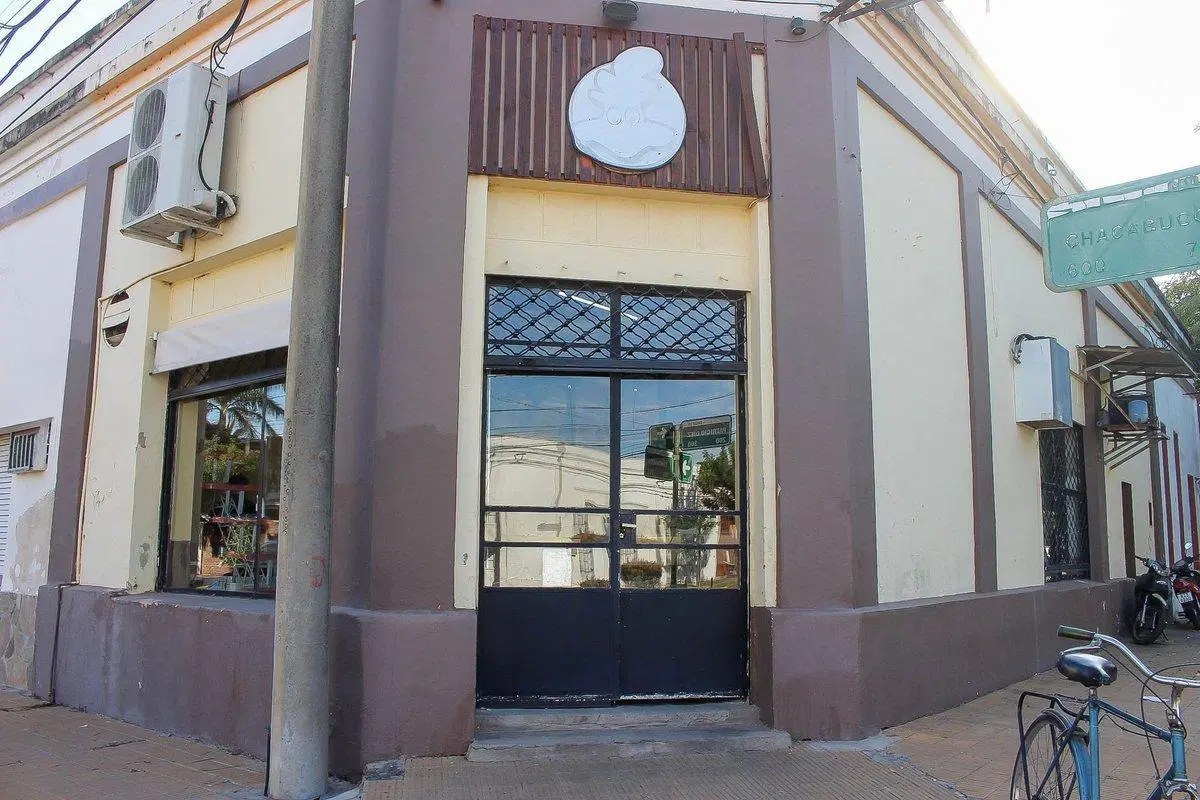 SE VENDE LOCAL COMERCIAL Y VIVIENDA EN LOS BLVR. 5
