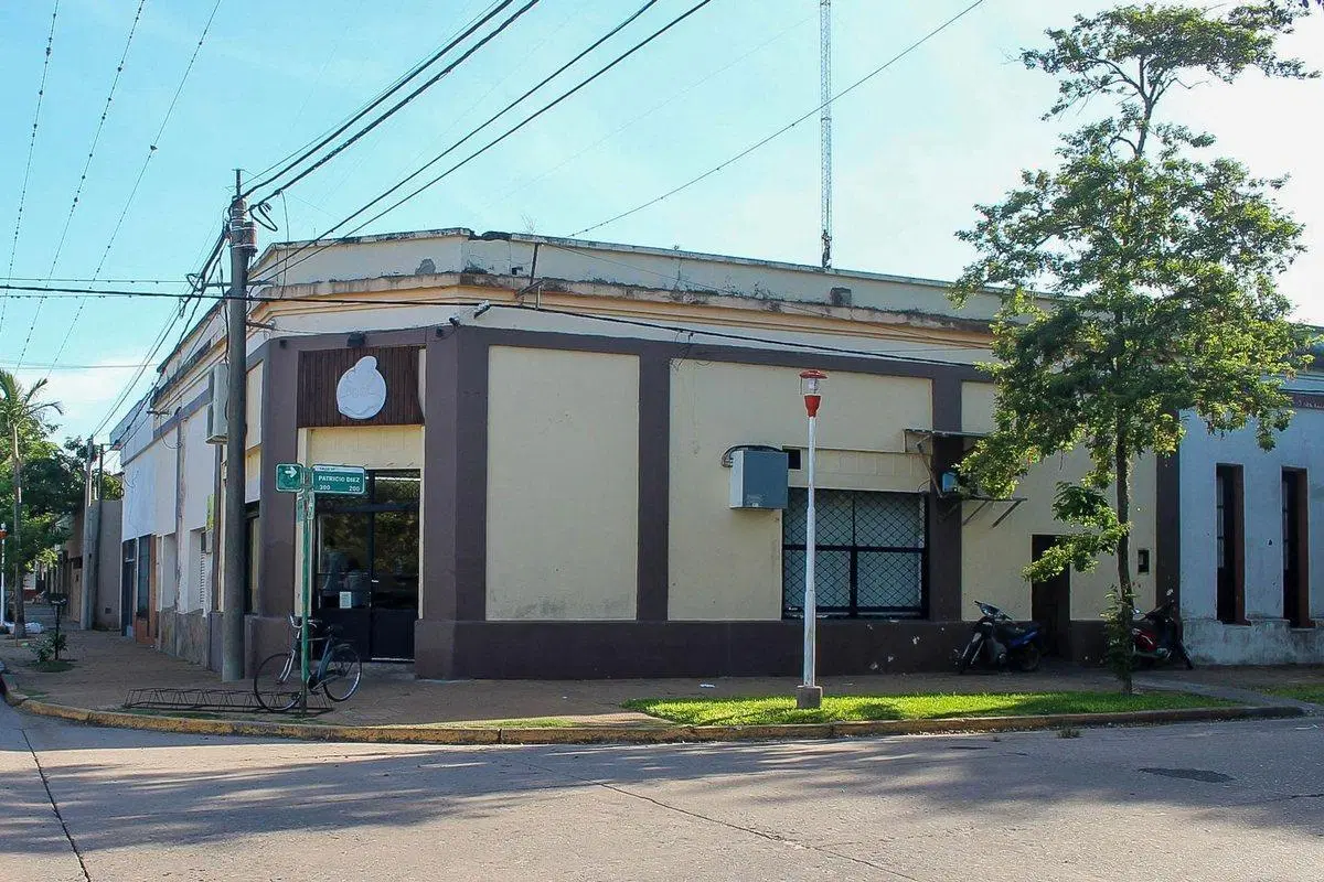 SE VENDE LOCAL COMERCIAL Y VIVIENDA EN LOS BLVR. 3