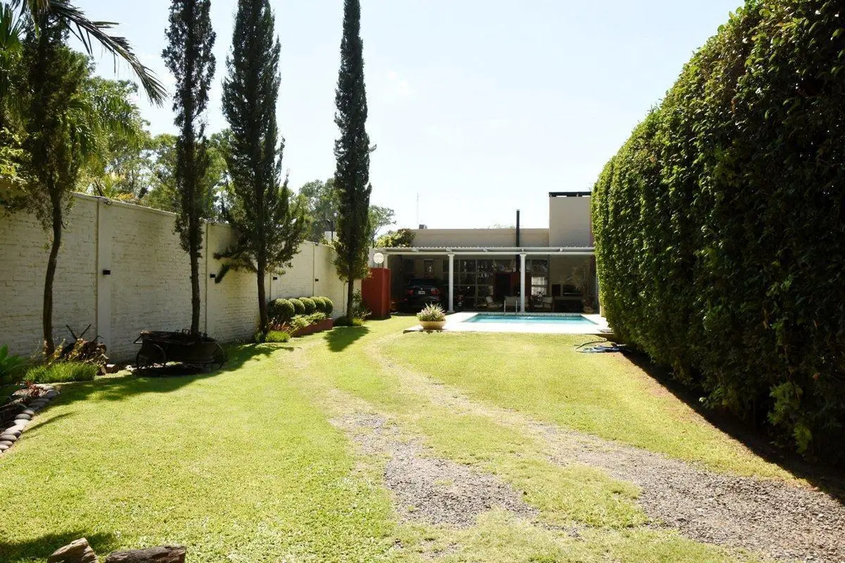 SE VENDE CASA Bº DON CARLOS, EN RECONQUISTA 4