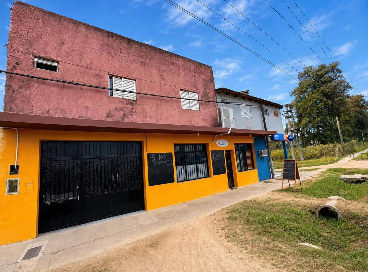 En Venta Locales Comerciales + Departamentos 4