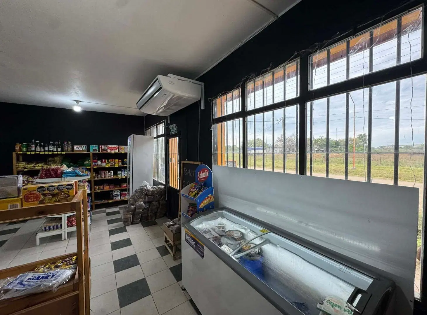En Venta Locales Comerciales + Departamentos 3