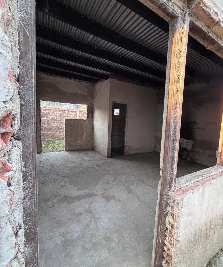 Se vende lote con construcción. 3