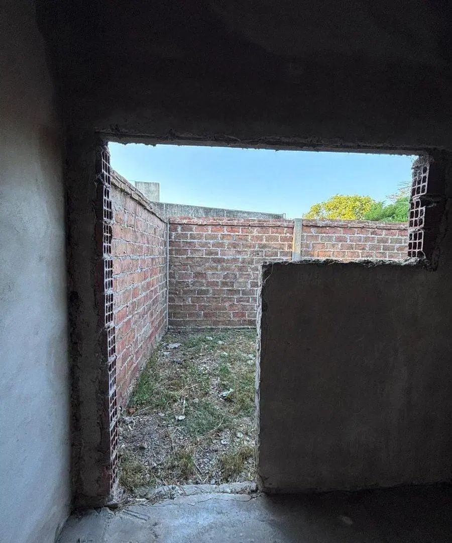 Se vende lote con construcción. 2