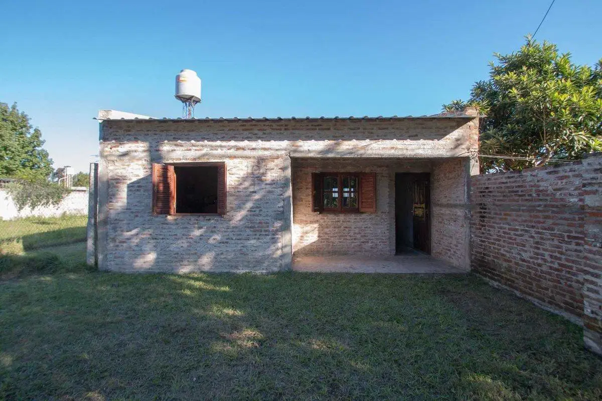 SE VENDE CASA EN BARRIO NAZARETH RECONQUISTA 2