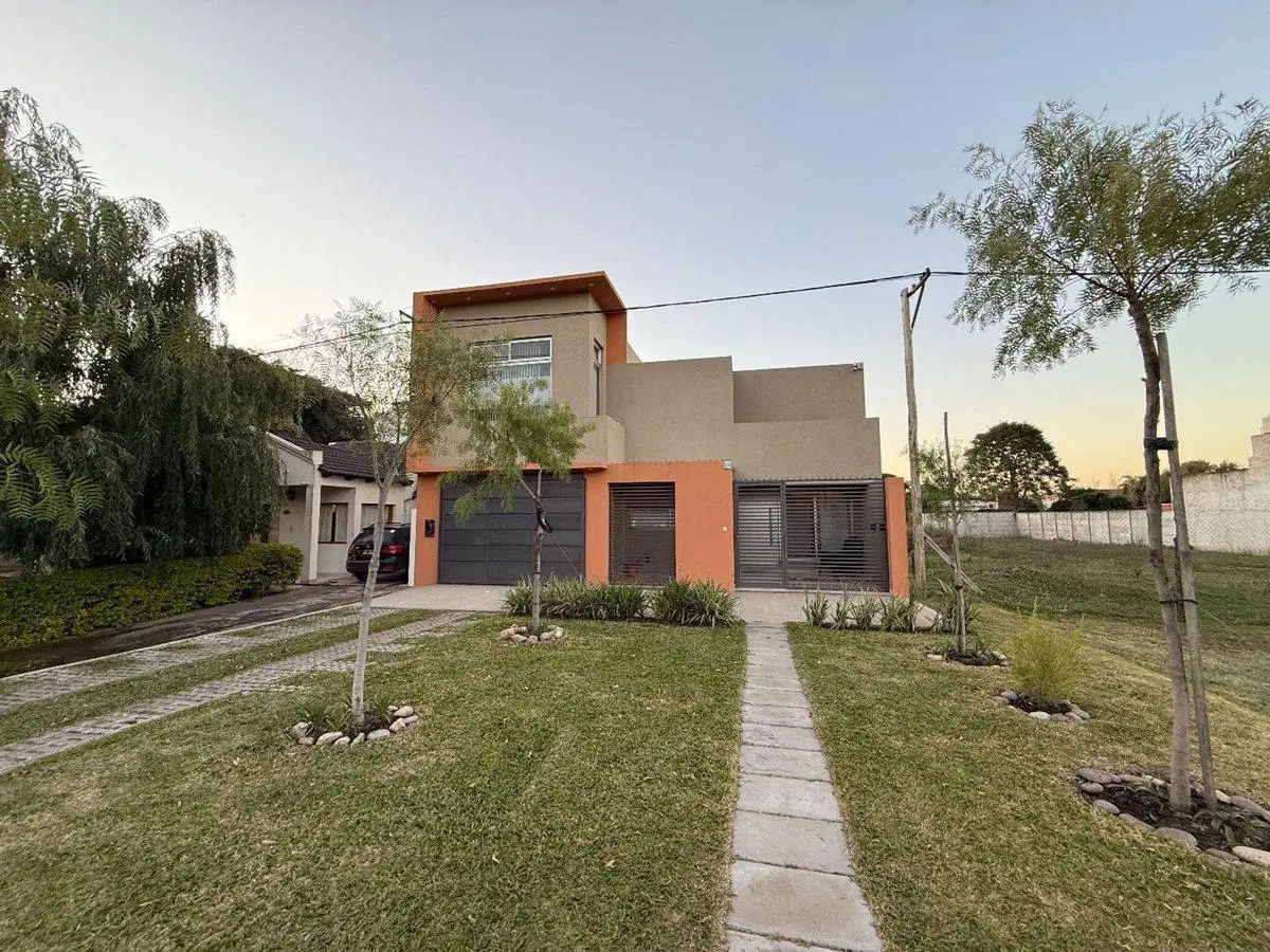 Casa en venta, Barrio Don Carlos Reconquista, 4