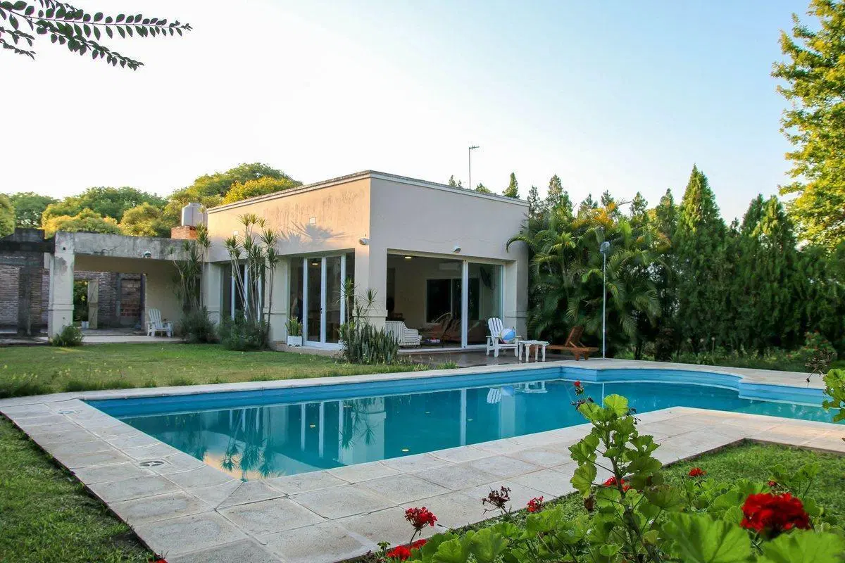 SE VENDE QUINCHO EN CLUB DE CAMPO LA RURAL RQTA. 4