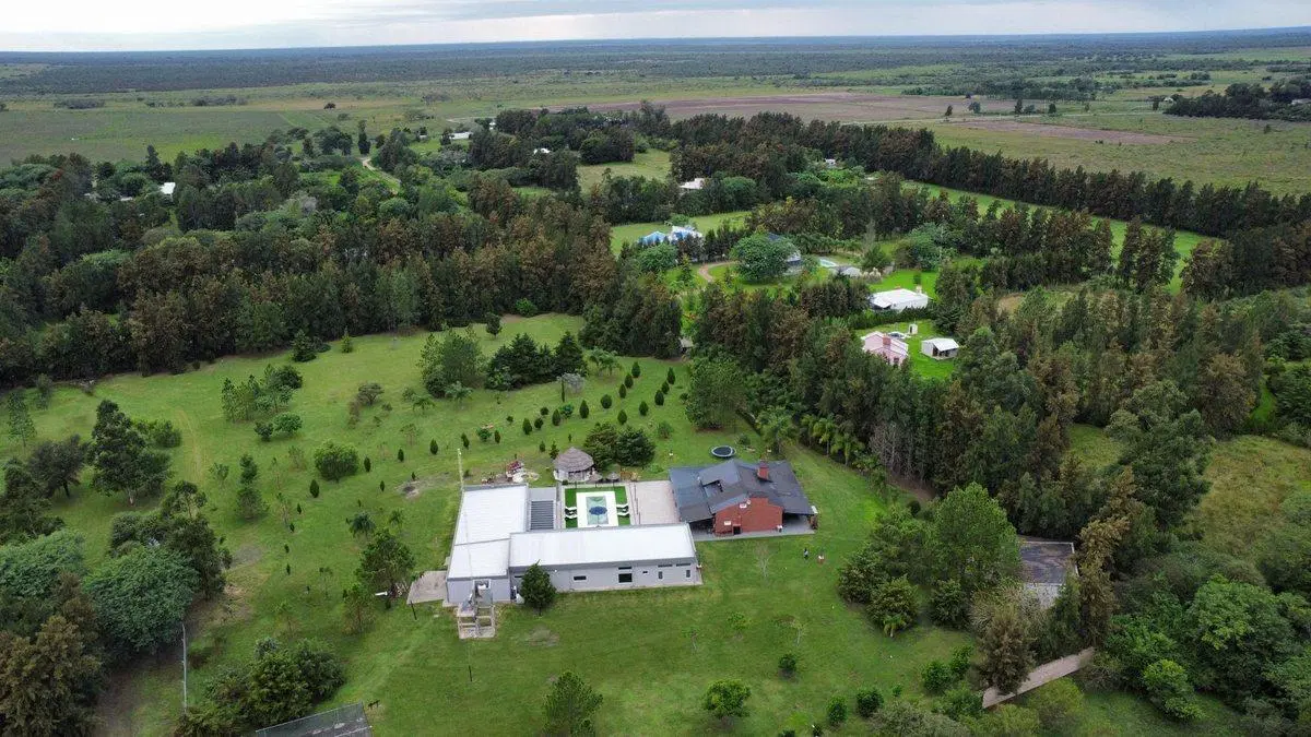 Casa de Primera Calidad en Avellaneda, RN 11 km798 3