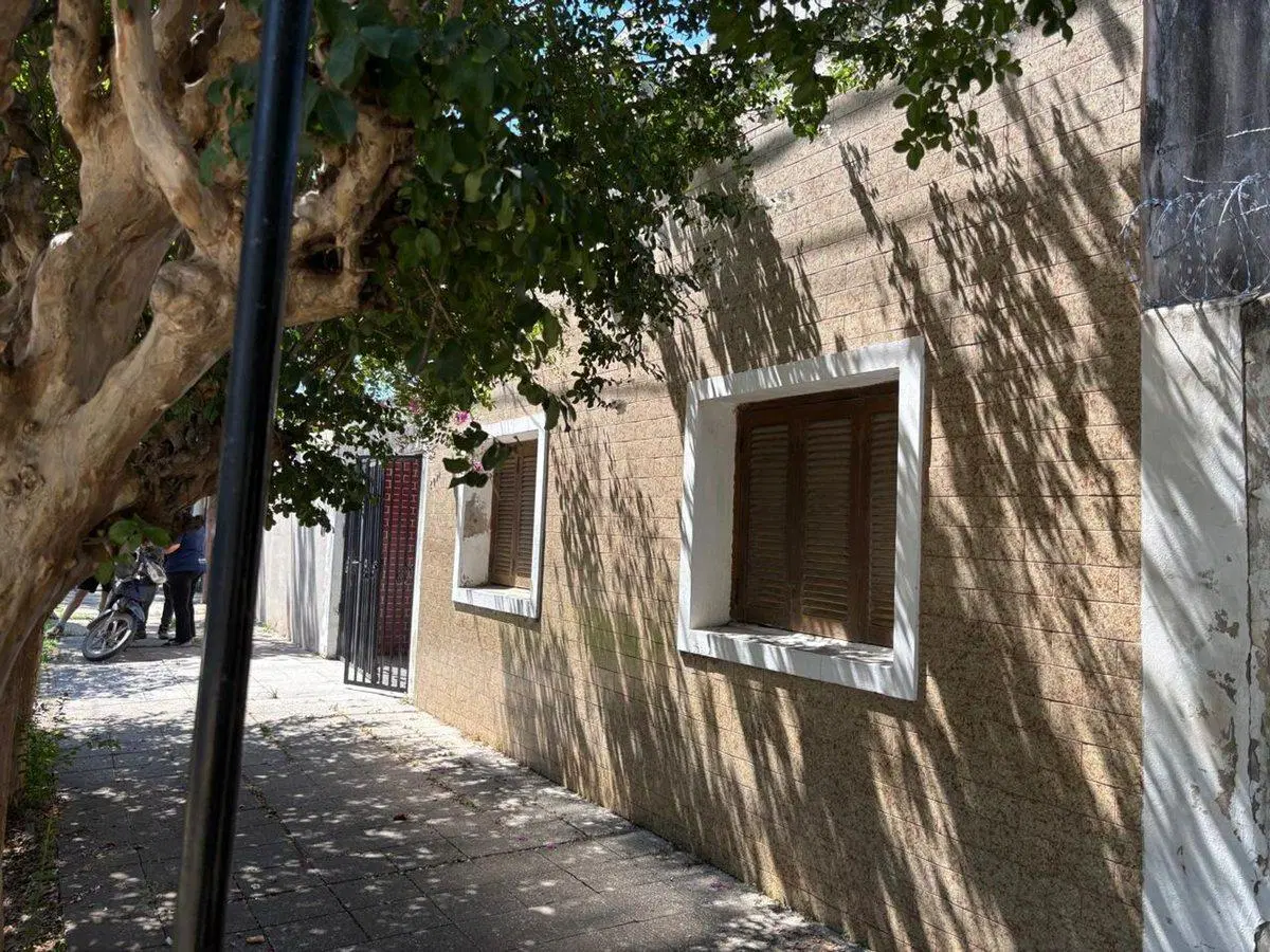 Se VENDE casa en Reconquista 4
