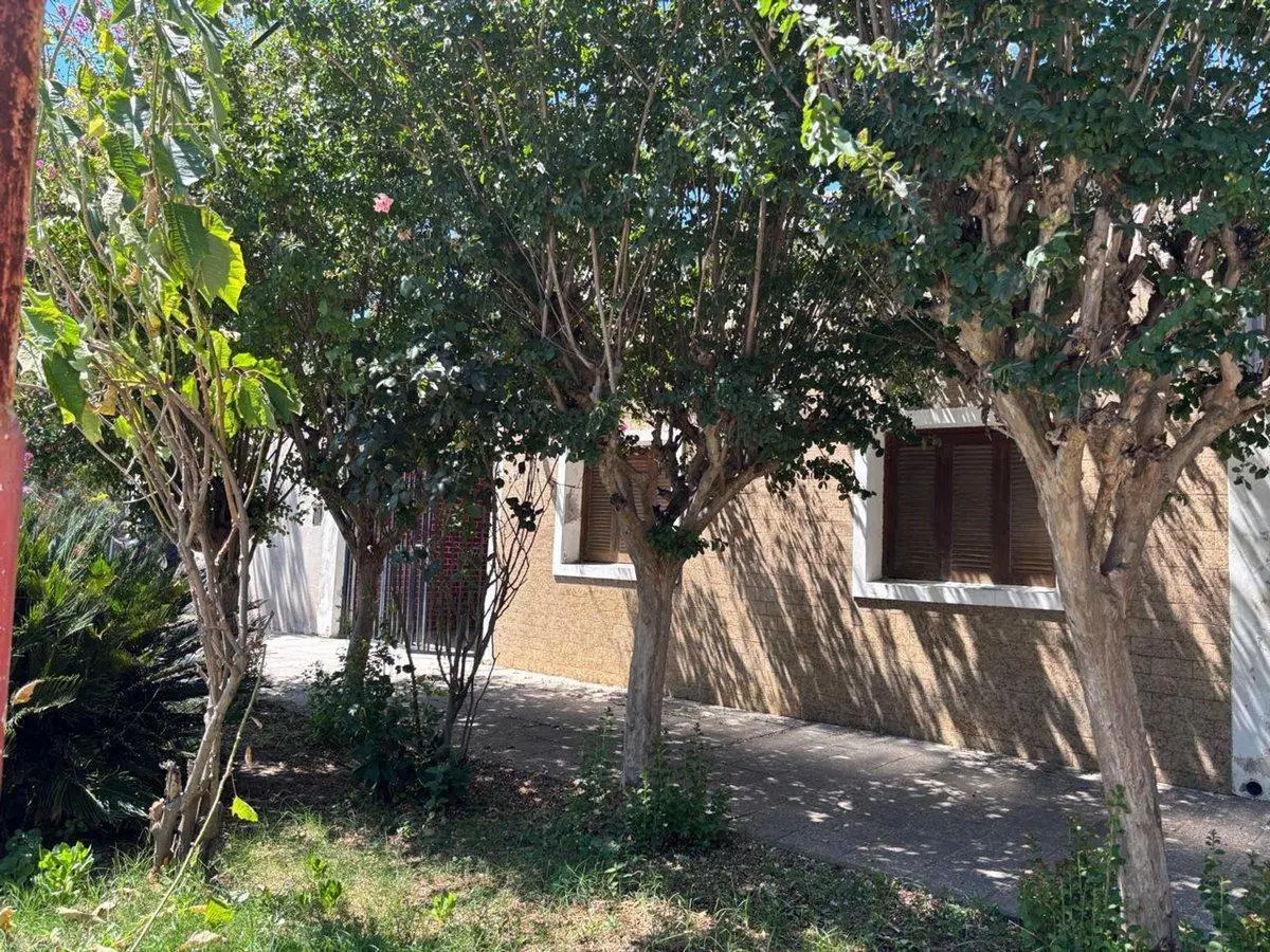 Se VENDE casa en Reconquista 2