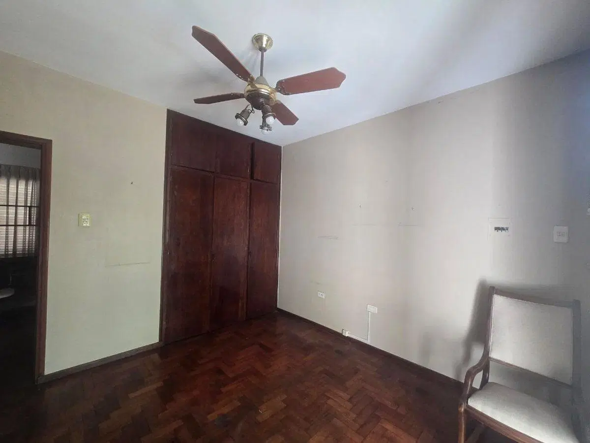 Se vende casa en centro de Reconquista 5