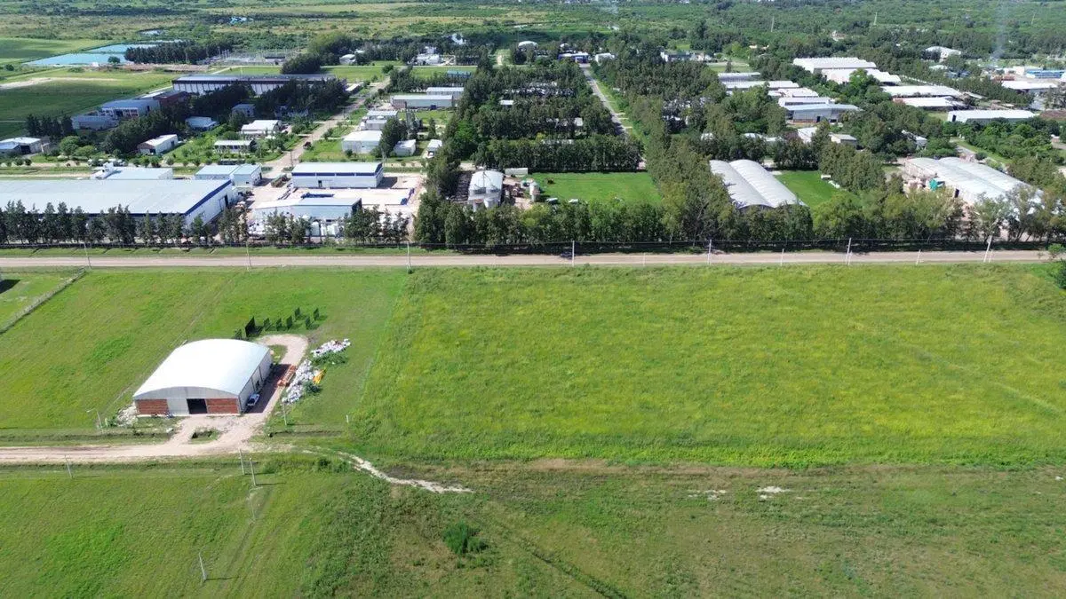 Venta de Lote  industrial y logístico. Avda 3