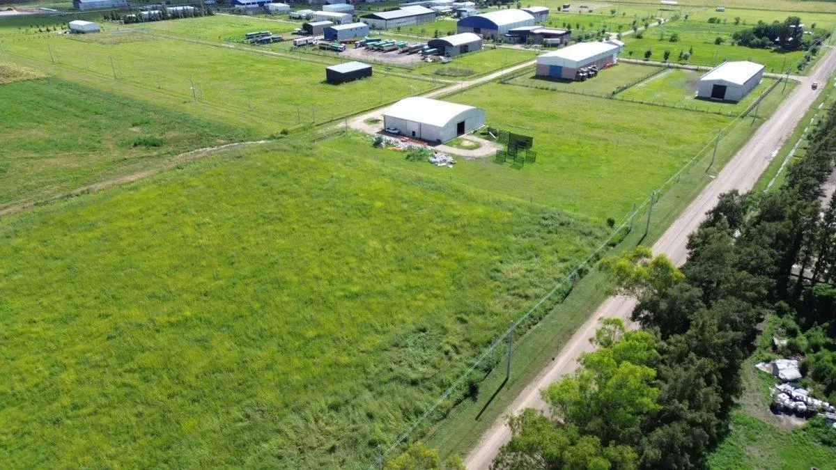 Venta de Lote  industrial y logístico. Avda 4