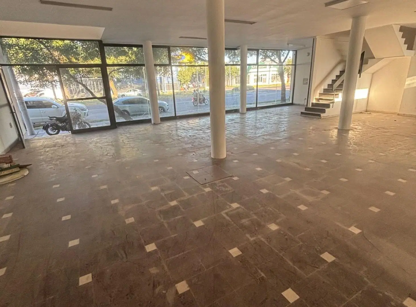 Local comercial sobre Boulevard Yrigoyen 4