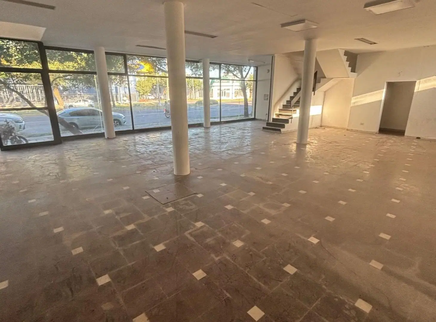 Local comercial sobre Boulevard Yrigoyen 5