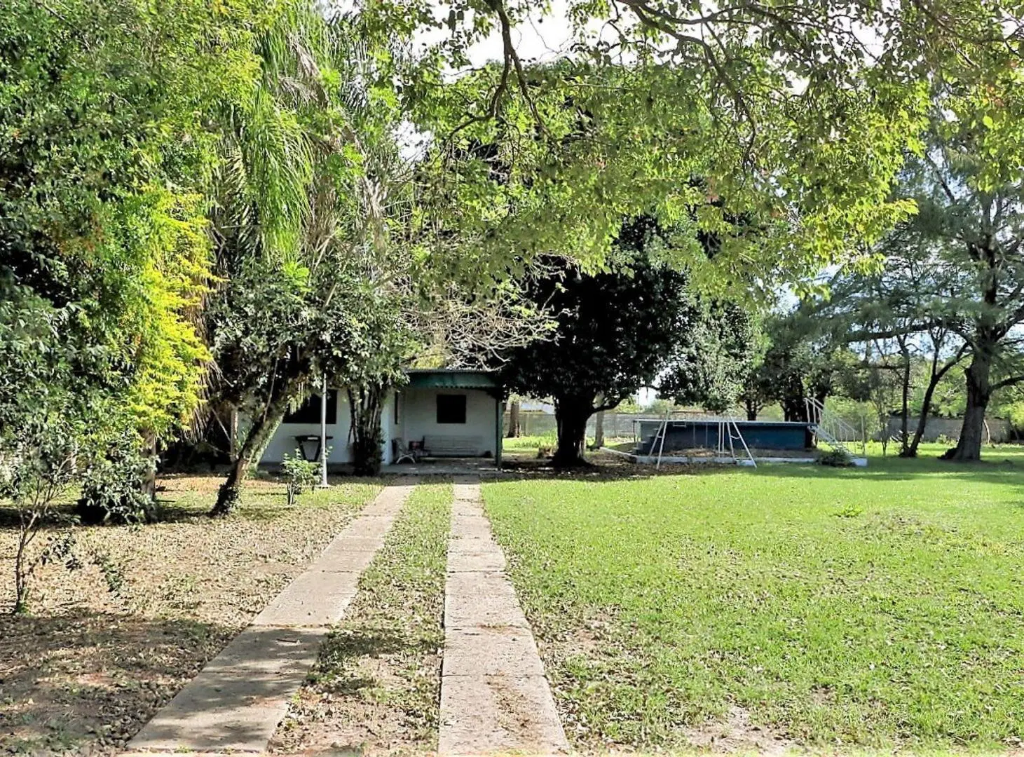 SE VENDE CASA QUINTA CON PILETA EN RECONQUISTA 2