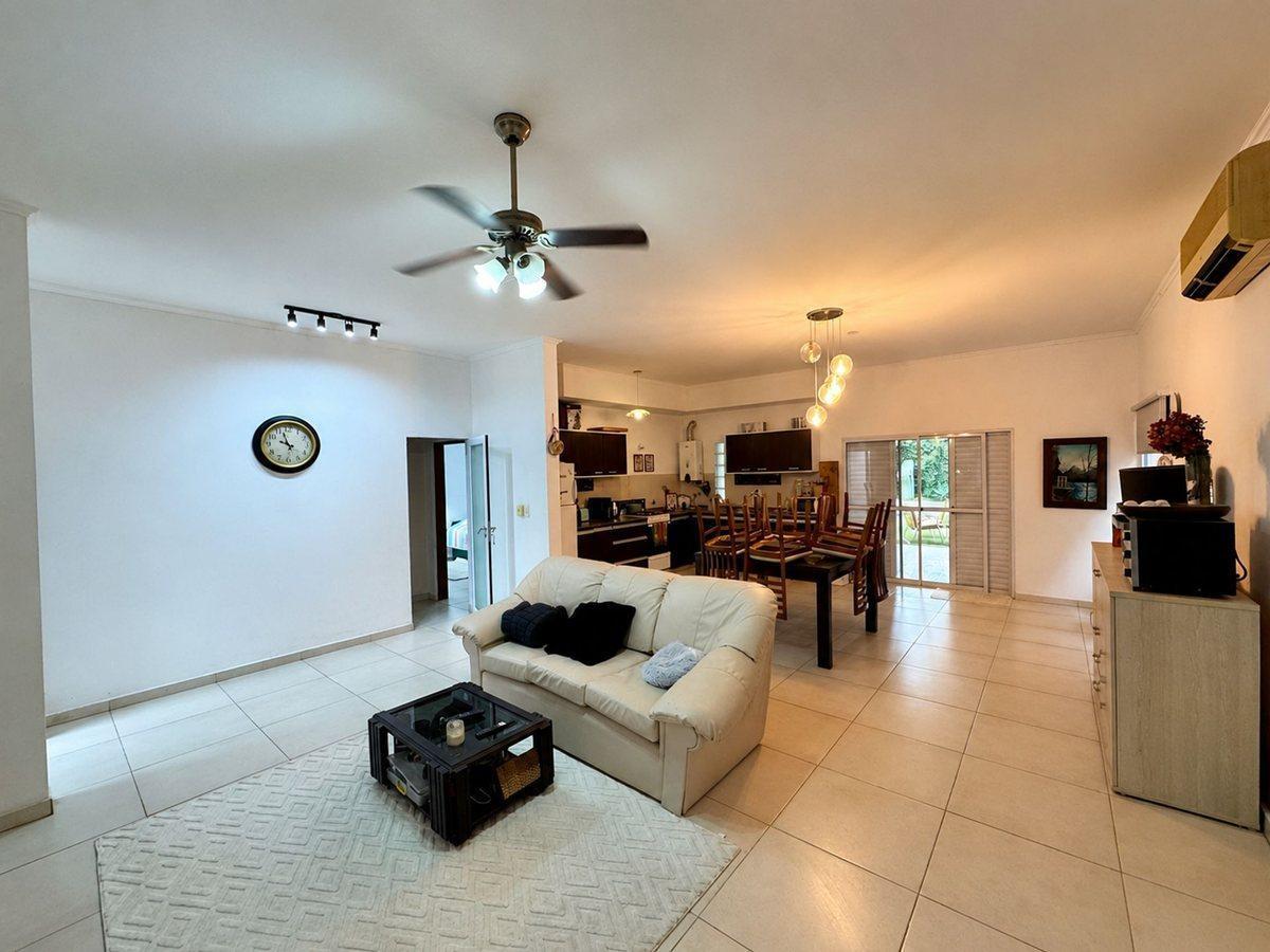 Foto de En Venta Casa de Dos Dormitorios con Piscina, imagen 3