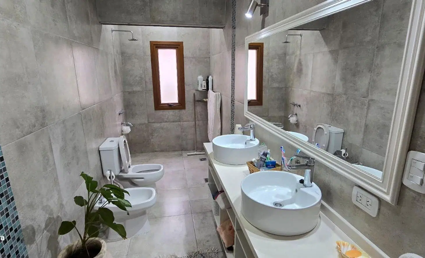 HERMOSA CASA EN VENTA, EN  RECONQUISTA , SANTA FE 3