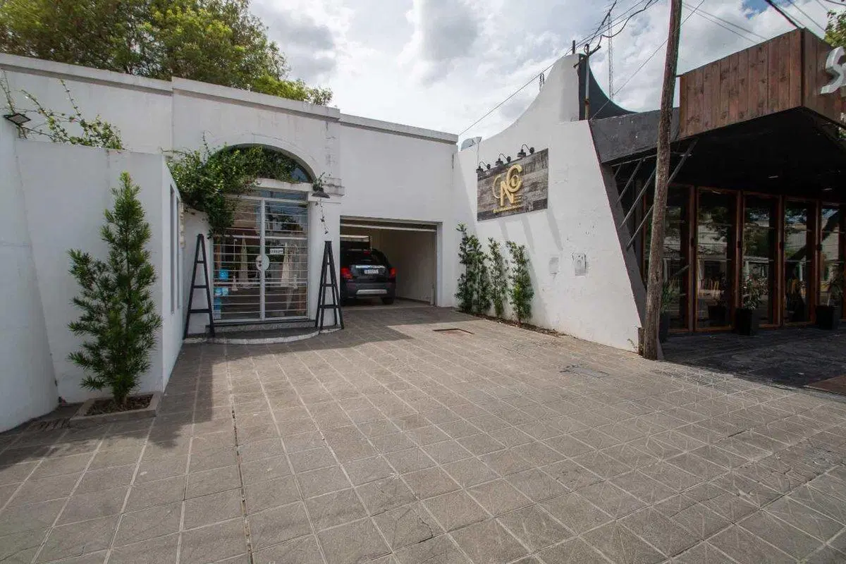 SE VENDE CASA DENTRO DE LOS BULEVARES 5