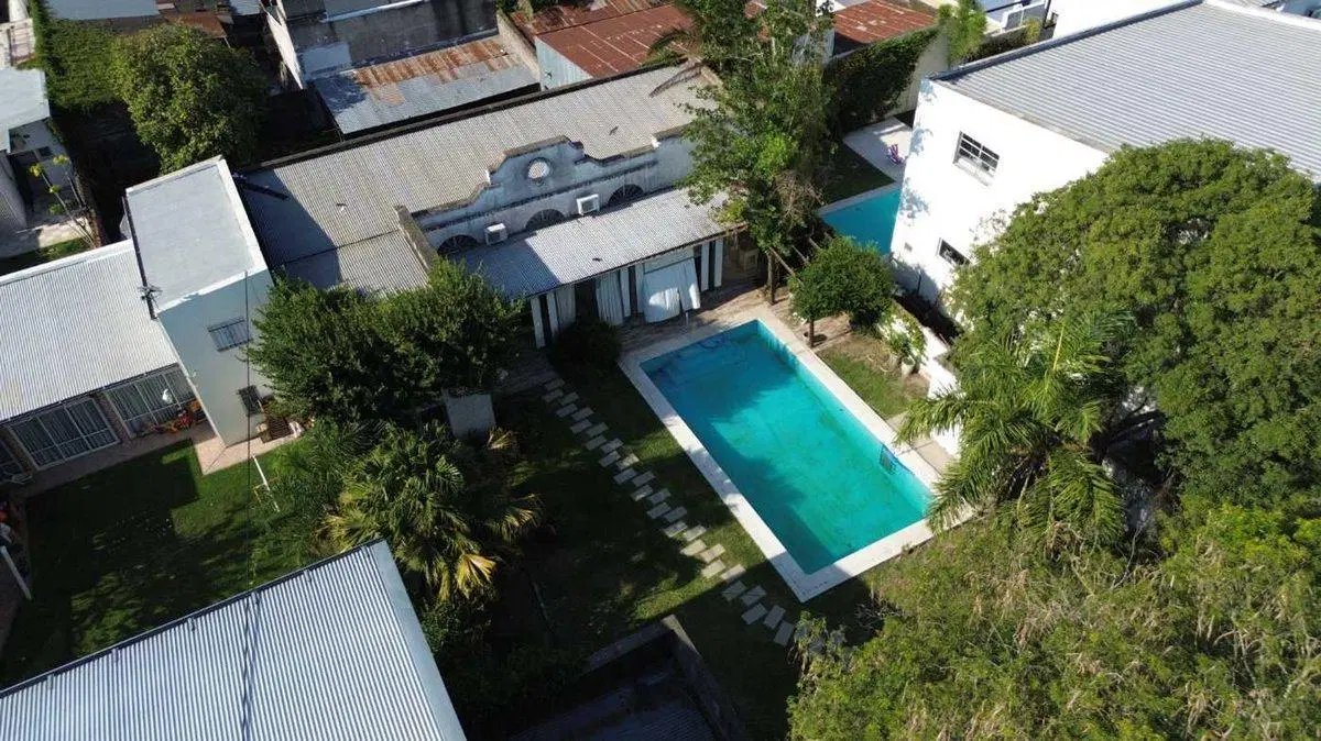 SE VENDE CASA DENTRO DE LOS BULEVARES 3