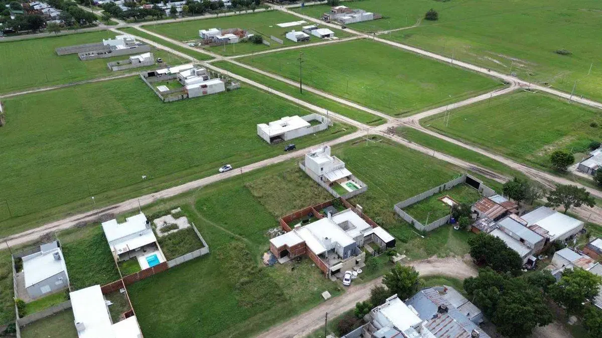 SE VENDE TERRENO EN LOTEO SOLARES AVELLANEDA 4