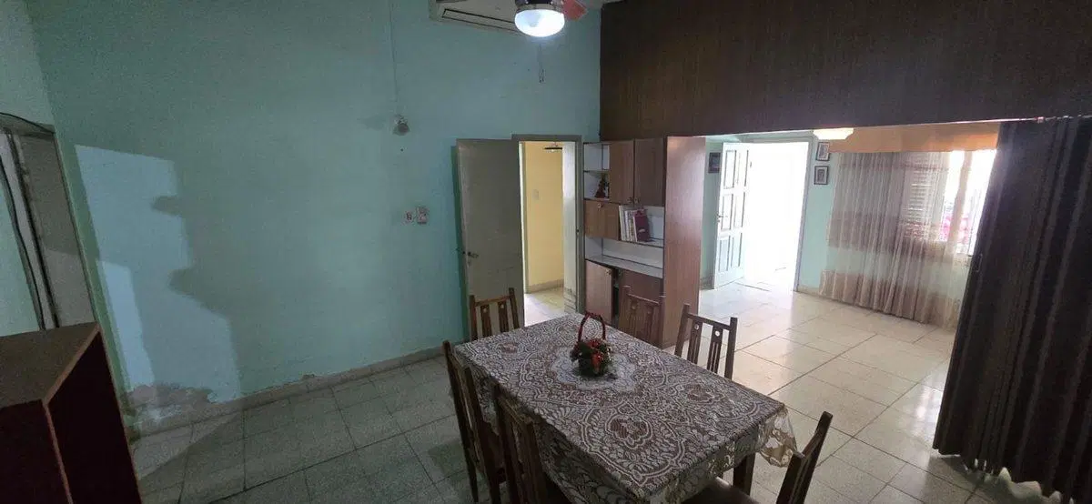 Se vende casa con pileta en Avellaneda 3
