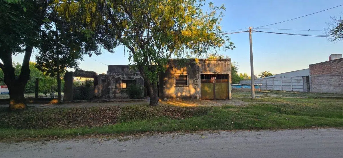 Oportunidad en Reconquista: casa a reciclar 2