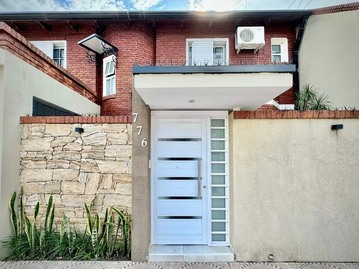 Se VENDE casa en B°San Martin, Reconquista 4