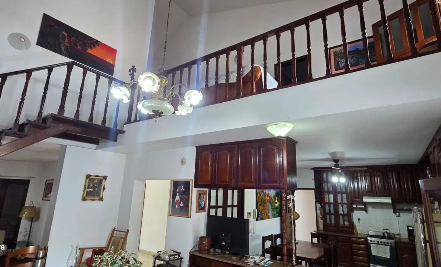 Se vende casa con pileta 8