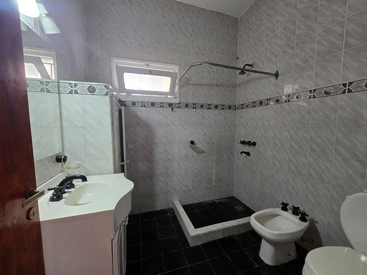 Se vende casa en Bolivar 533 5