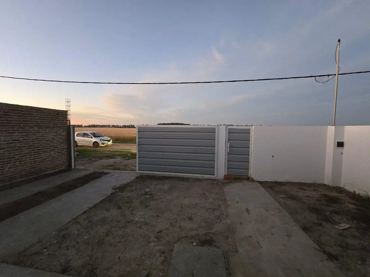 SE VENDE CASA A ESTRENAR EN AVELLANEDA 4