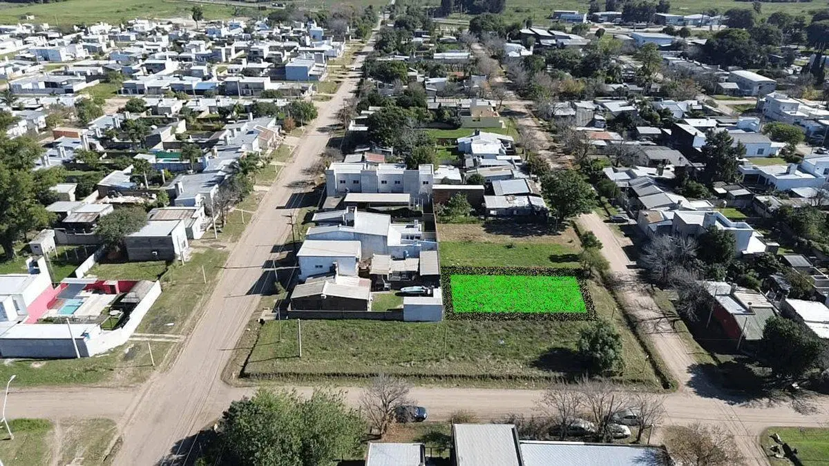 Se VENDE lote en barrio Las Flores Rqta. 4