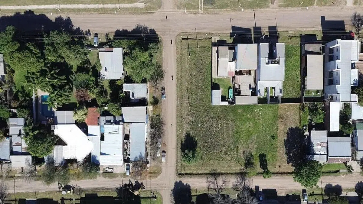 Se VENDE lote en barrio Las Flores Rqta. 3