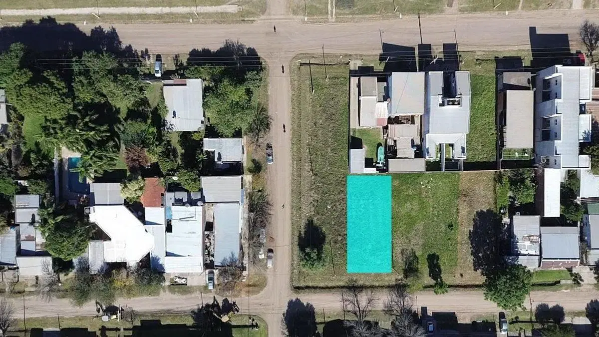 Se VENDE lote en barrio Las Flores Rqta. 2