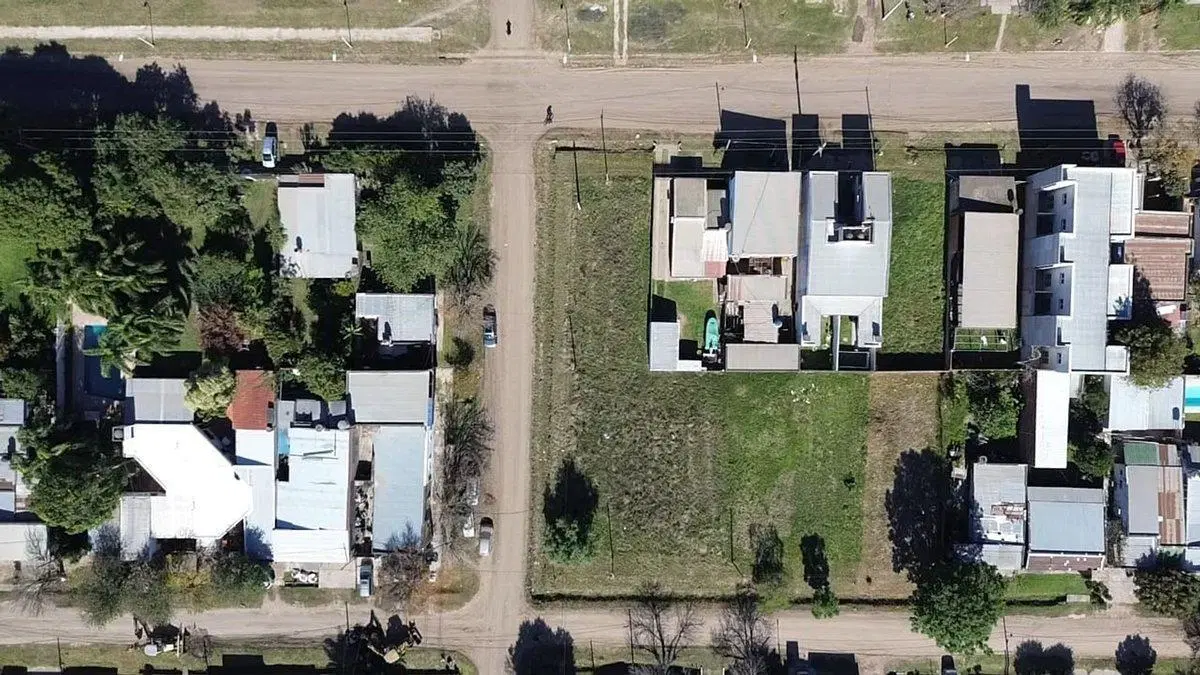Se VENDE lote en barrio Las Flores Rqta. 4