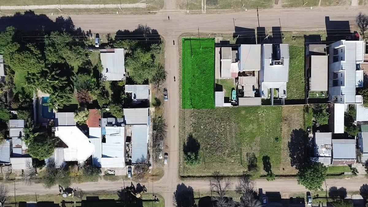 Se VENDE lote en barrio Las Flores Rqta.
